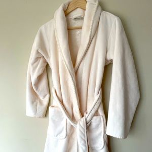 Pottery barn cream robe